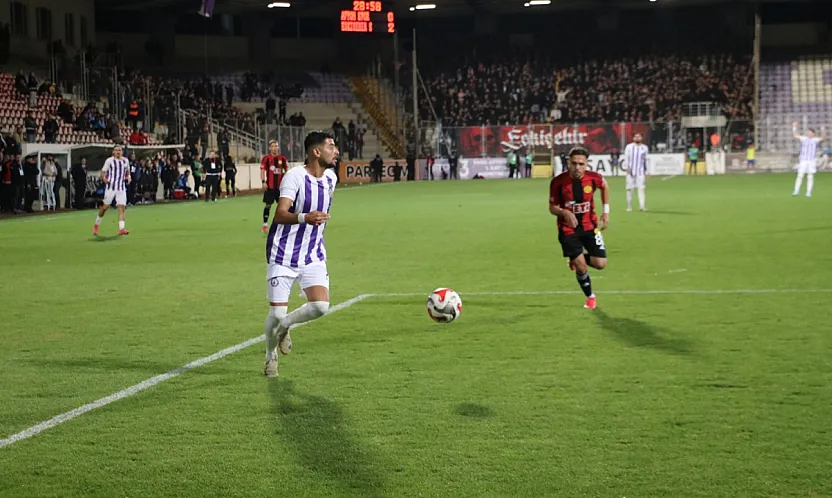 Afyon'da Olaylı Maç: Koltuklar Söküldü, 6 Gol Atıldı!