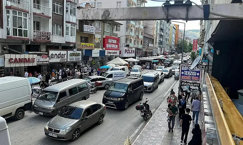 'Afyon'da Pazarcı Ve Çarşı Esnafı İle Uzlaşıyı Belediye Sağlar'