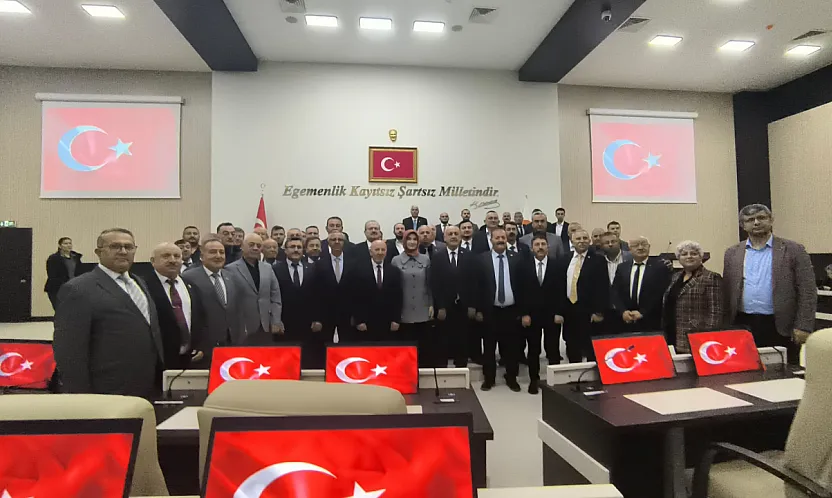 Afyon'da Sessiz Devrim! Vali Yiğitbaşı, 2025 Yatırımlarının Dev Listesini Paylaştı