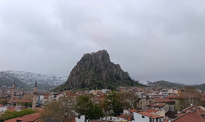 Afyon'da Soğuk Hava Etkisini Artırdı