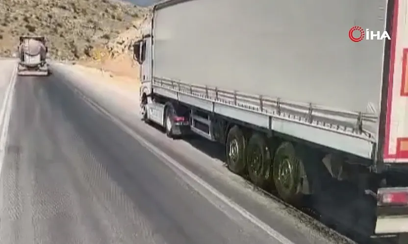 Afyon'da Tır'ın Mor Boya Skandalı Kamerada!