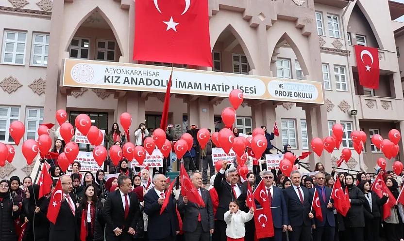 Afyon'da Tüm Okullar Kırmızı-Beyaz
