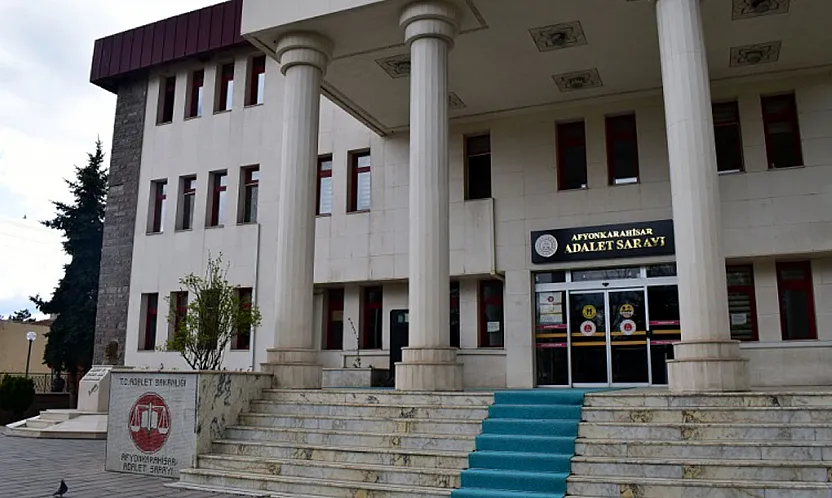 Afyon'da Tüyler Ürperten Dava: Devlet CEO'suyum Diyerek 17 Yaşındaki Kızı İstismar Etti!