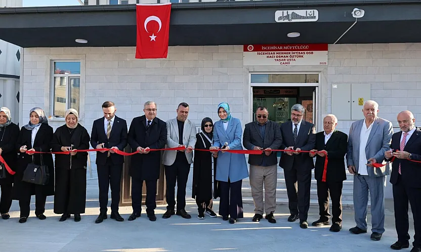 Afyon'da Yeni Cami Kapılarını Açtı