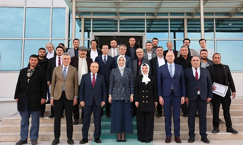 Afyon'da Yeşilay'a Rekor Katılım… Muhtarlar Akın Etti