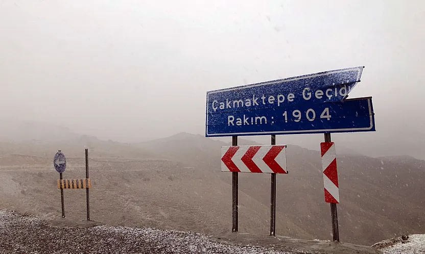 Afyon'da Yükseklere Kar Yağıyor