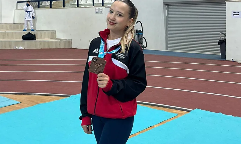 Afyon'dan Tuğba Süngü, Karatede Türkiye 3. Oldu