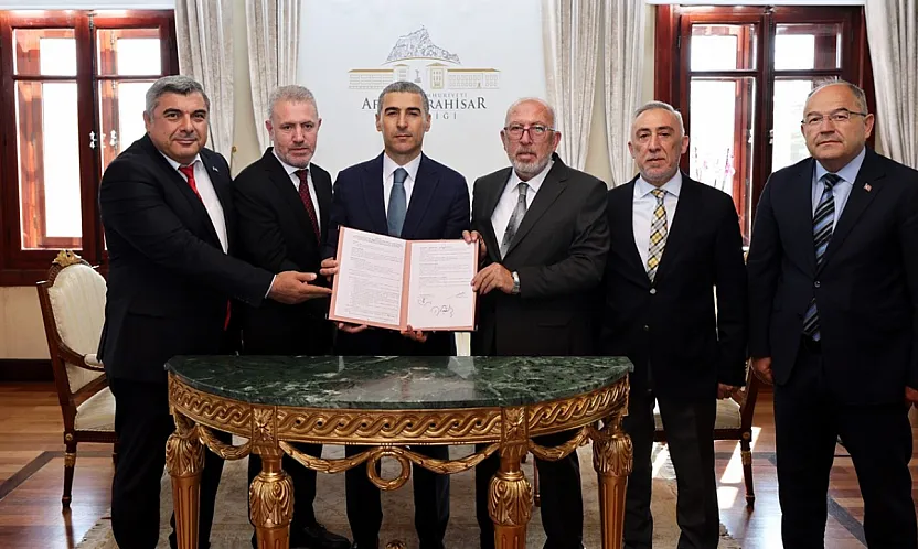Afyon, Hayırseverler Sayesinde Bir Okul Daha Kazanıyor