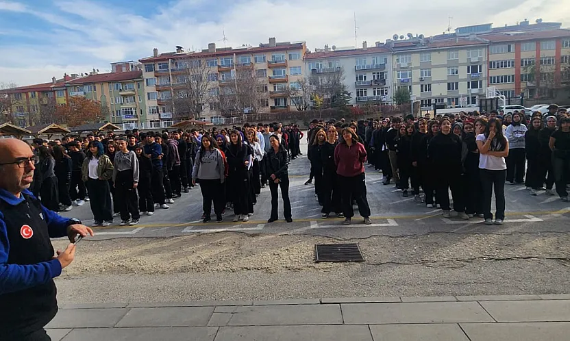 Afyon Lisesi'nde Alarm Sesleri Yükseldi!