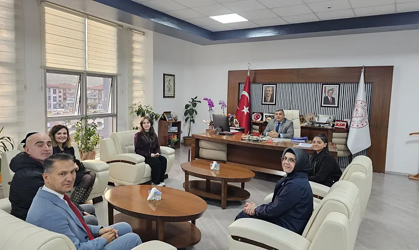 Afyon Lisesi Öğrencilerinden Aile Yılında Anlamlı Mesaj