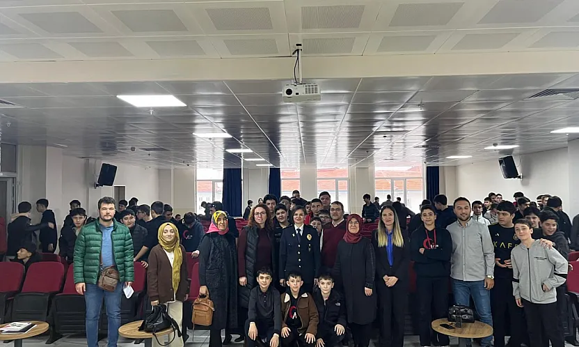 Afyon Polisi Çocuk Suçları Ve Akran Zorbalığını Anlattı