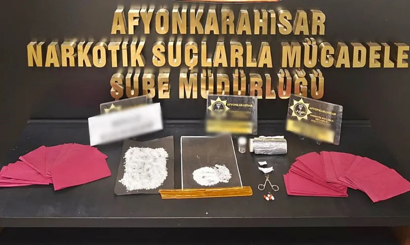 Afyon Polisi Sokak Satıcılarına Göz Açtırmıyor