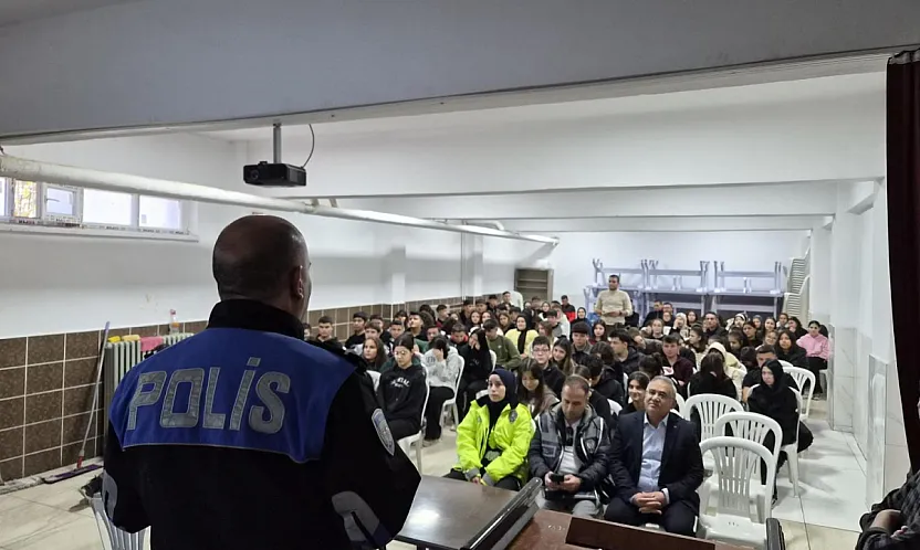 Afyon Polisinden Sandıklı'da Geniş Bilgilendirme