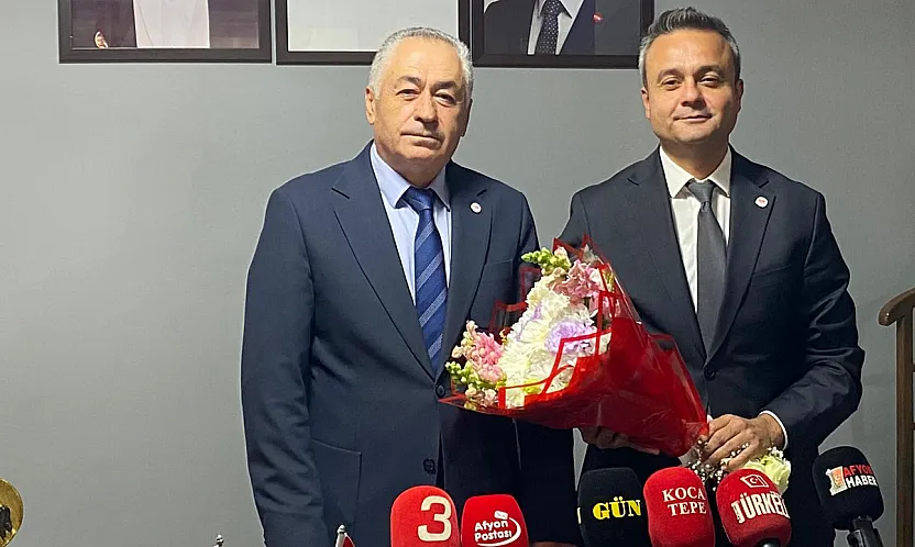 Afyon Siyasetinde Dikkat Çeken Devir Teslim!