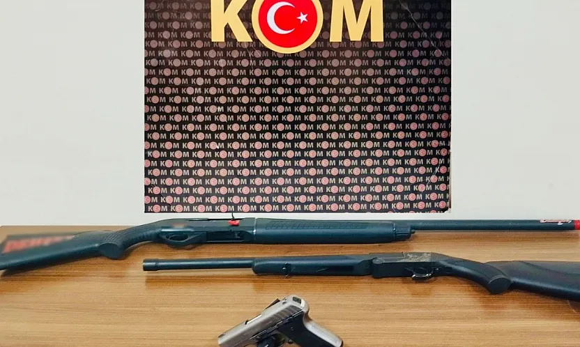 Afyon'un 2 İlçesinde Silah Ticareti Polise Takıldı