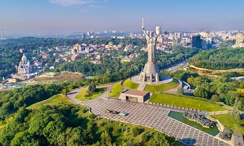 Afyon'un Boylam Kardeşi Hangi Şehir?