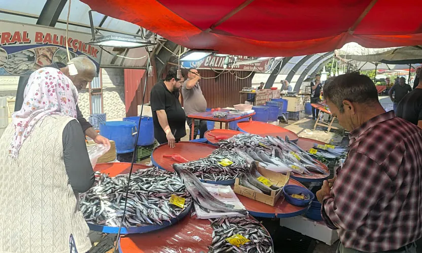 Afyonkarahisar'da Balıkçı Tezgahlarında Hareketlilik Başladı