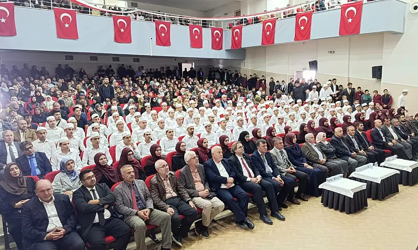 Afyonkarahisar'da İslami İlimler Eğitimini Tamamlayan 146 Öğrenci İcazet Aldı!