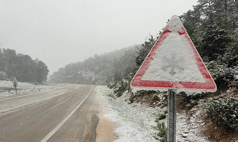 Afyonkarahisar'da Kar Hangi Yolları Kapadı, Son Durum Ne?