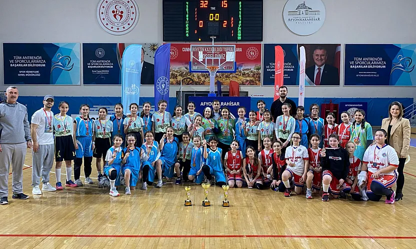 Afyonkarahisar'da Küçükler Basketbol Müsabakaları Tamamlandı