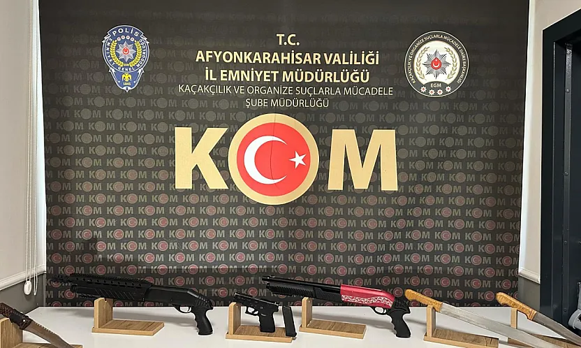 Afyonkarahisar'da Polis Maskeli Motosikletli Çeteyi Çökertti