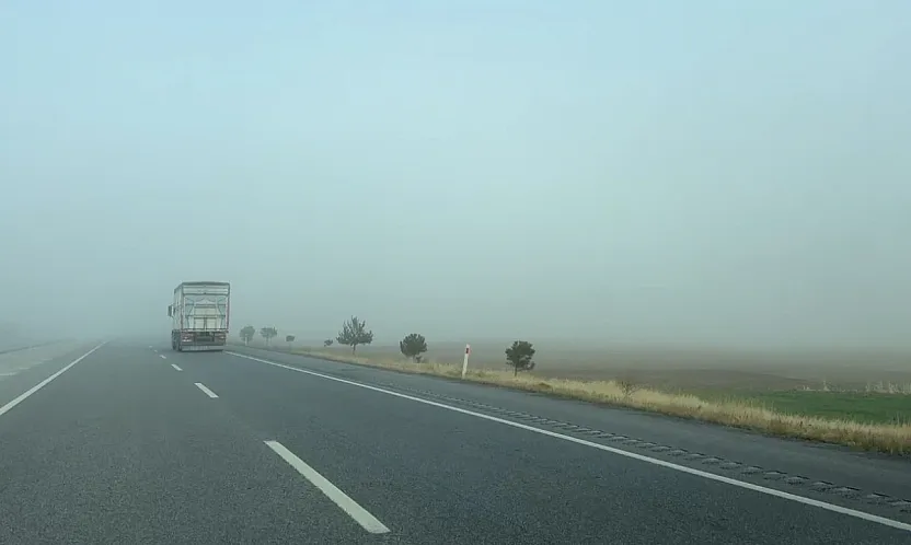 Afyonkarahisar'da Sisli Hava Etkili Oldu