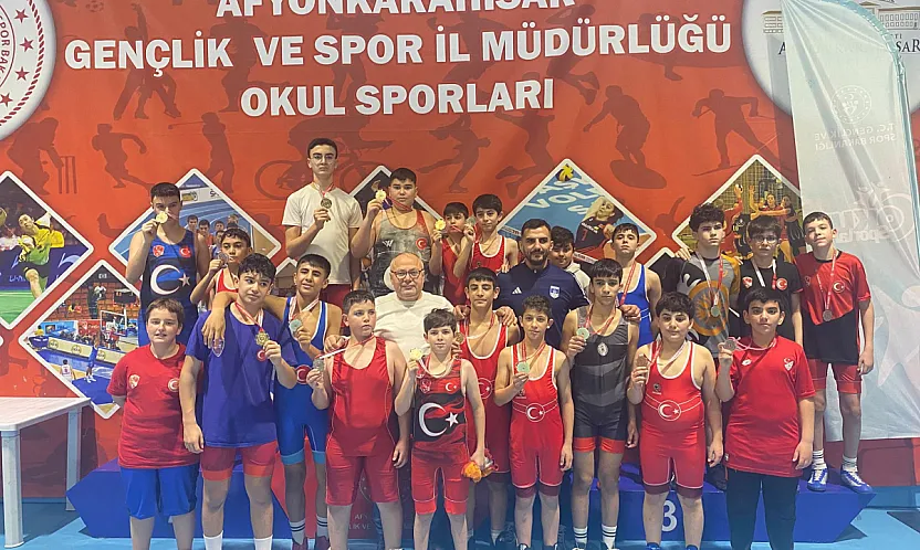 Afyonkarahisar'da Yıldızlar Güreş Müsabakaları Tamamlandı