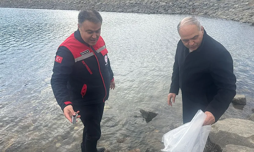 Afyonkarahisar'ın Göllerine 789 Bin Sazan Yavrusu Bırakıldı