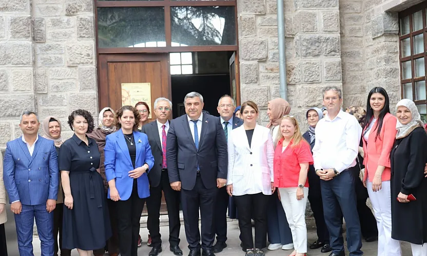 Aheng-i Kat'ı Yıl Sonu Sergisi Beğenildi