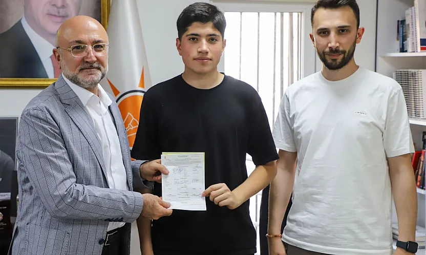 AK Parti'de Üye Kayıtlarına Devam