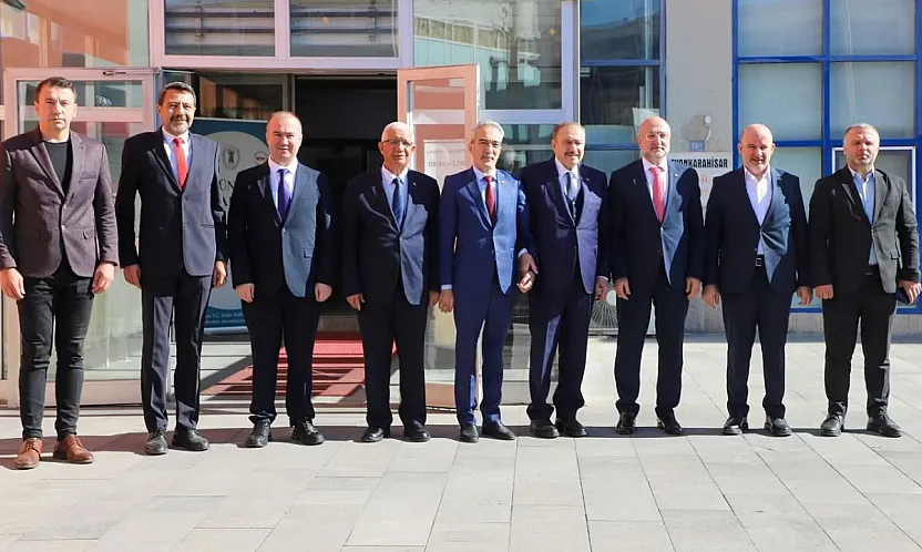 AK Parti Heyeti, Başkan Üstün'le Çeşitli Konuları Görüştü