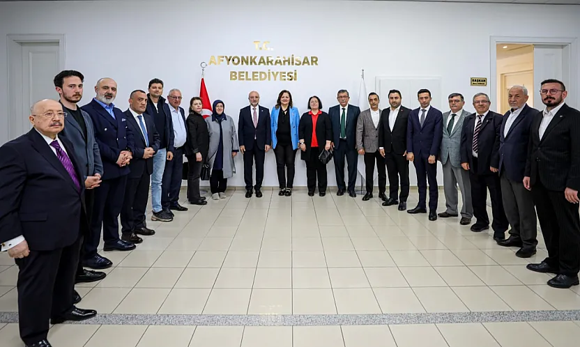 AK Parti Heyeti, Belediye Başkanı Köksal'ı Ziyaret Etti