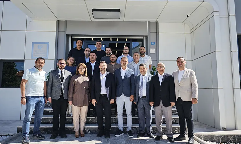AK Parti Heyeti Eczacı Odası'nda