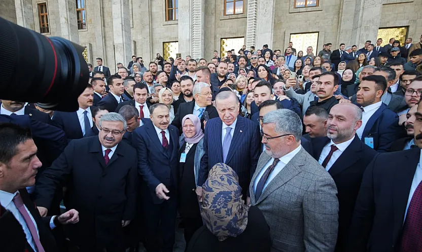 AK Parti Heyeti Reis'le Yan Yana