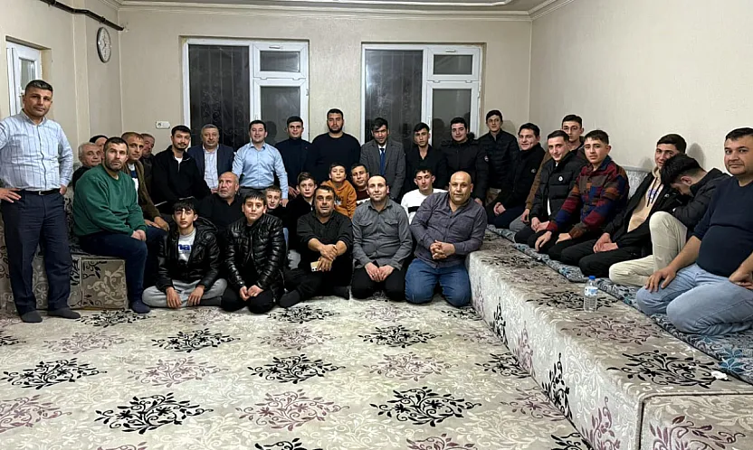 AK Partili Gençler Sahanın Nabzını Tutuyor