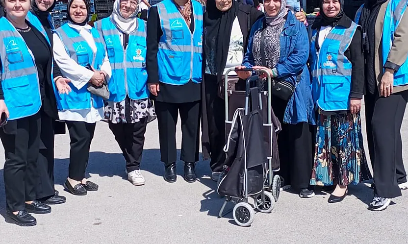AK Partili kadınlar, Afyon'da Sahada