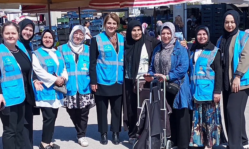 AK Partili kadınlar, Afyon'da Sahada