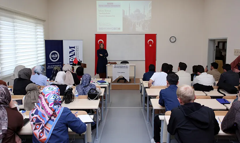 AKÜ'de İslam Ekonomisi Tartışıldı