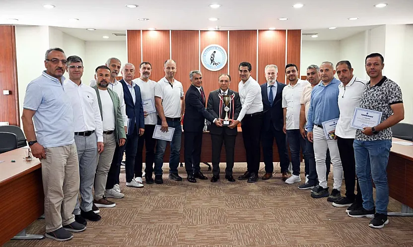 AKÜ Futbol Takımına Rektör Karakaş'tan, Teşekkür Belgesi