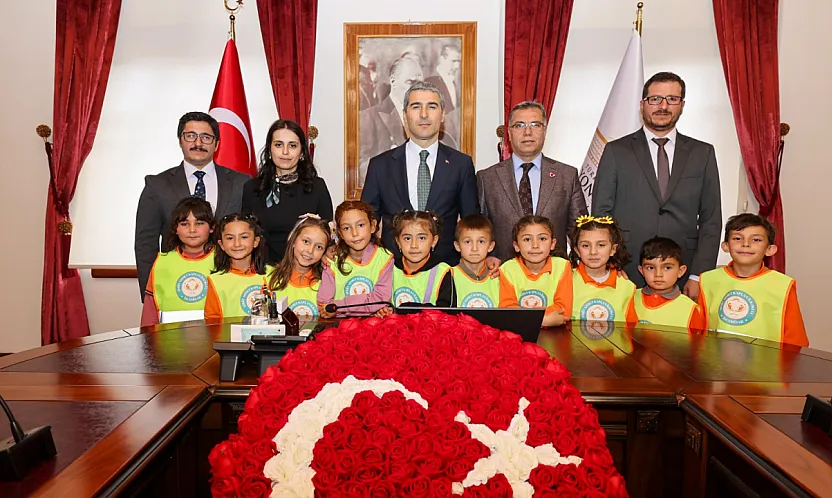 Atık Kâğıtlar Hayat Buldu, Minikler Afyonkarahisar'ı Kitaplaştırdı!