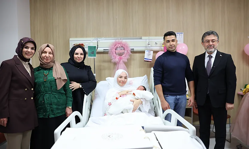 Bakan Göktaş'a Memleketinin Fidan Sertifikası Takdim Edildi