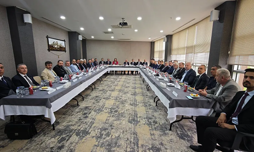 Bakan Güler Afyon'da STK Temsilcileriyle Bir Araya Geldi