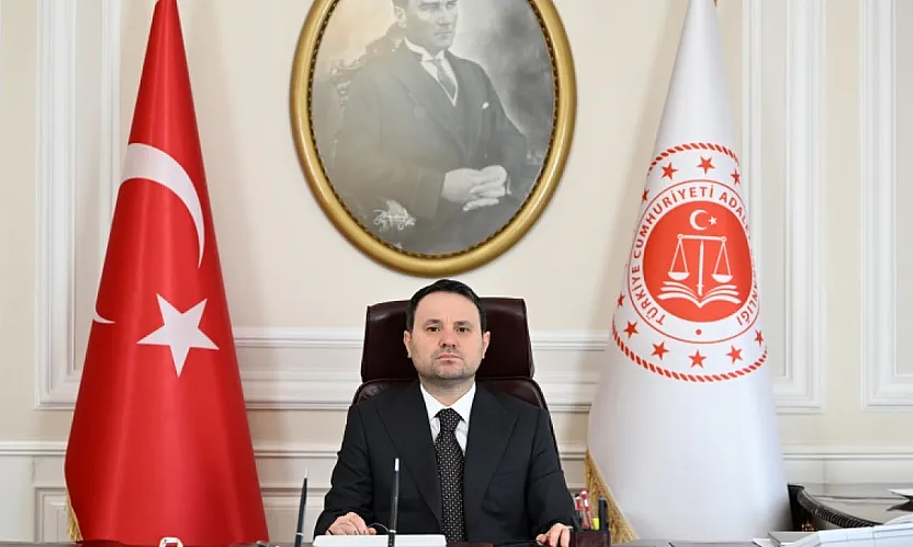 Bakan Gürlek Afyonlu Minik Yunus Emre'nin Olayına Sahip Çıktı