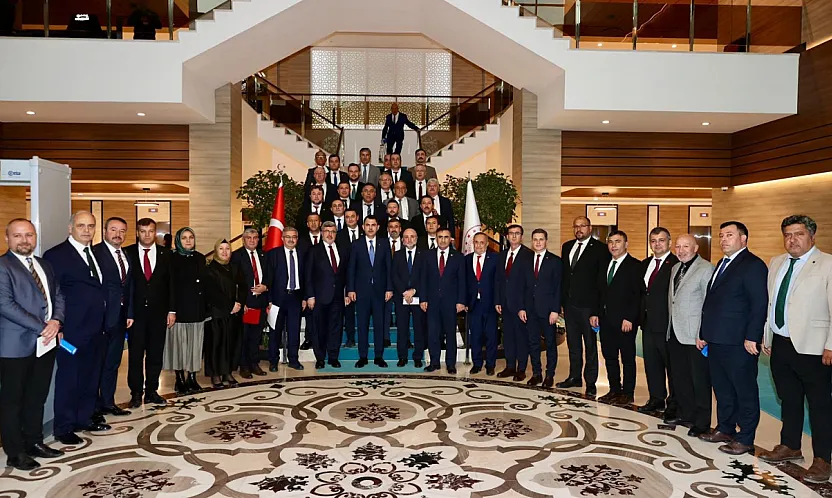 Bakan Kurum'a Afyonkarahisar Dosyası Sunuldu! Hangi Projeler Masada?