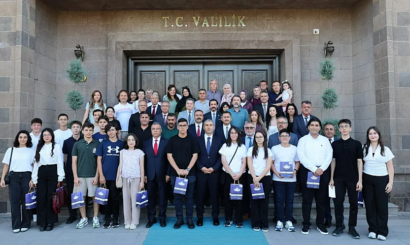 Başarılı Öğrencilere Vali Motivasyonu