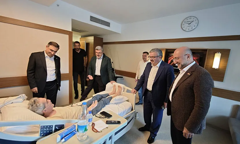 Başkan Üstün'e AK Parti Heyetinden Geçmiş Olsun Ziyareti