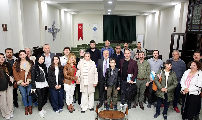 Bilim İnsanları ve Öğrenciler AKÜ'de İklimle Mücadeleyi Konuştu