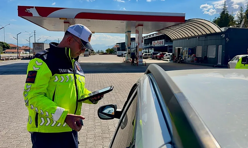 Bolvadin'de Jandarma Ekipleri Trafik Denetimlerini Arttırdı