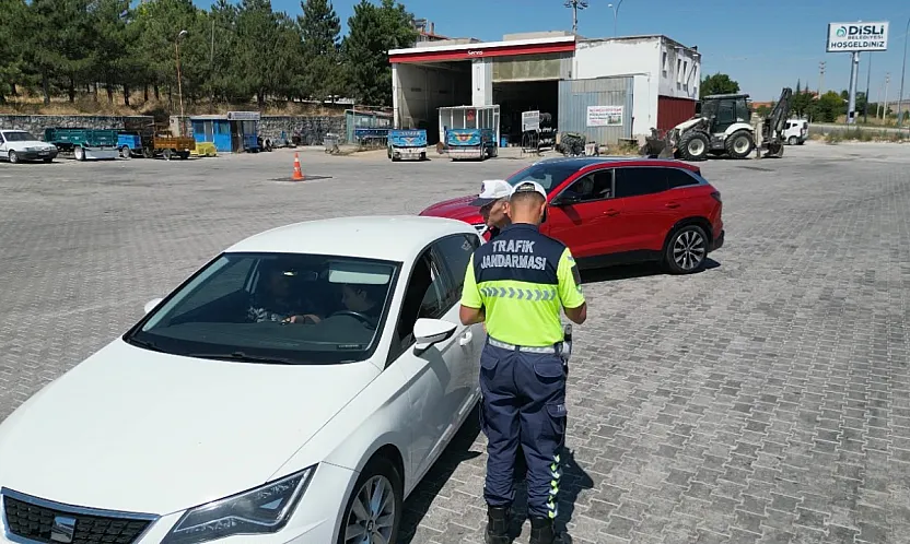 Bolvadin'de Yollar Trafik Jandarması İle Güvende