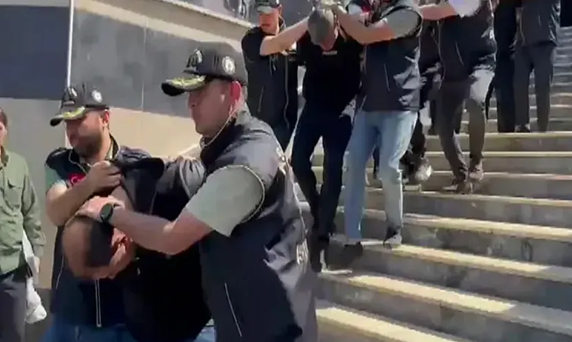 Borcunu Ödemedi Diye Pencereden Attılar